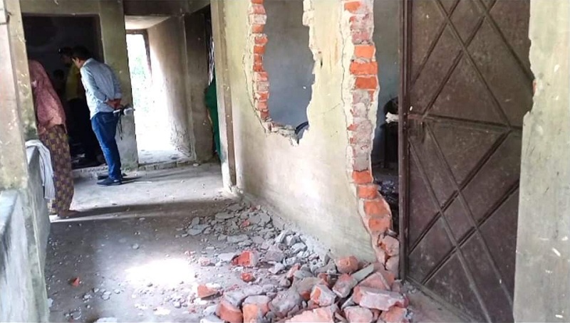 প্রাণহানির শঙ্কা আর গ্রেফতার আতঙ্কে নেত্রকোনার এক এলাকা পুরুষ শূণ্য
